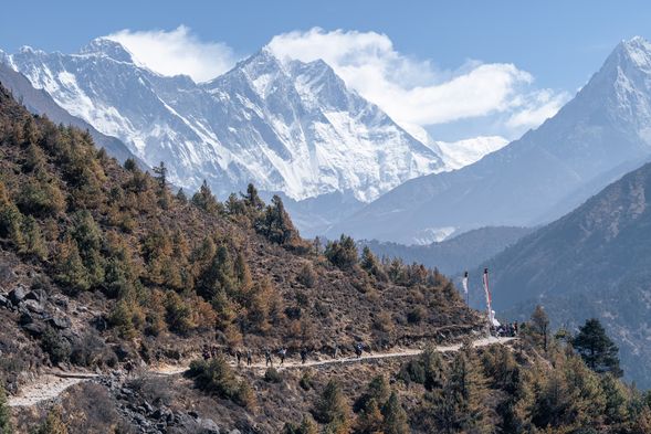 由 南崎巴札Namche Bazaar(3,440m) 前往 湯坡崎 Tyangboche(3,855m)
今日路程約6小時。