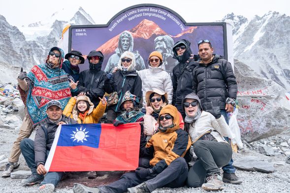 在於EBC參觀、合照後,踏上歸途返回高樂雪過夜。