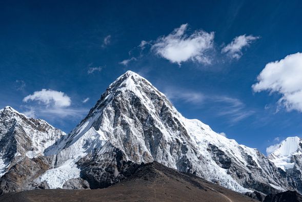 前往 卡拉帕塔峰Kalapatthar (5545m) 欣賞日出後,返回潘波崎 Pangboche (3980m)
今日路程約7-8小時。