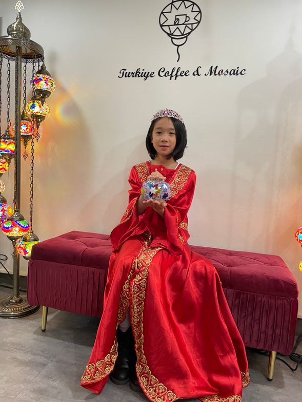 全台獨家!還有不論大人、小孩都有傳統服飾喔!不用飛土耳其就可以體驗啦~