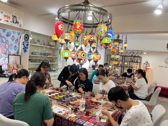 享受手作體驗帶來的療癒,沉浸在色彩與做作的世界裡!