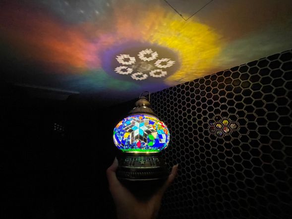 完成之後須等2~3週後製,需要上石膏固定與打磨光亮,完成之後,因玻璃製品不建議寄送,
會電話或是官方line通知,就可以預約時間取作品!