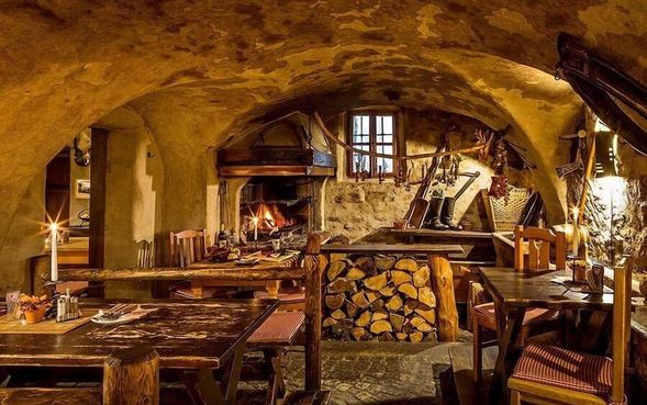 【 早餐 】機上
【 午餐 】黃金啤酒廠內餐廳
【 晚餐 】Mastal