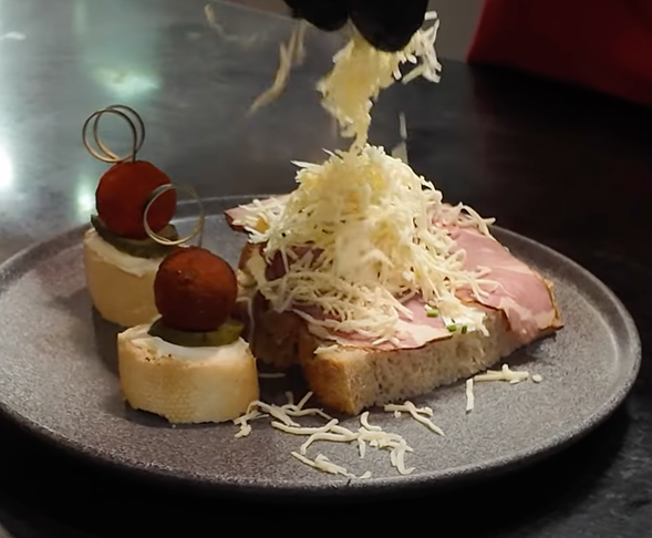 【 早餐 】飯店自助
【 午餐 】傳統餐廳
【 晚餐 】品酒會饗宴