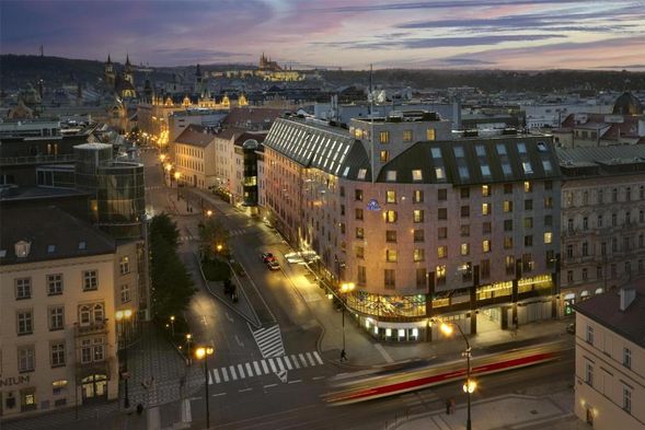 【 入住飯店】5星HILTON PRAGUE OLD TOWN 或同等級
正市中心飯店,方便大家逛街!