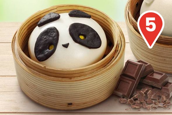 Taste the Panda Magic
Don’t miss this panda-shaped steamed bun filled with sweet bean paste or chocolate filling—a perfect snack!