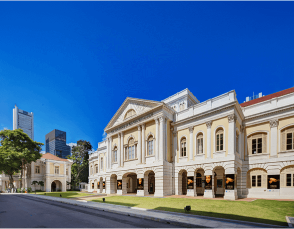 闲情移步就可来到艺术之家,这里可以算是新加坡现存最古老的殖民建筑。观赏青铜雕塑 16 大象铜雕 (Elephant Statue),探索传统建筑如何得以改造并被赋予新的意义。这座曾经代表着权威的建筑如今已成为艺术、表演和文学活动的集中地。