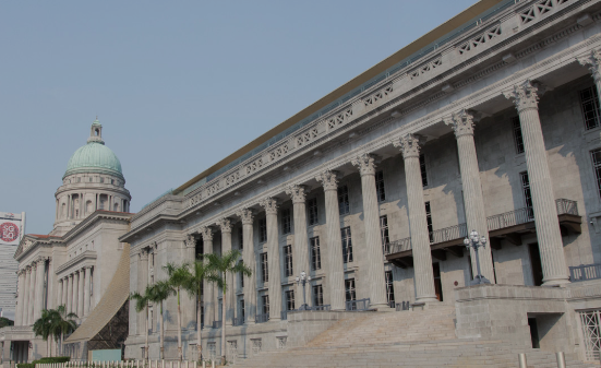 市政厅
市政区设有二战平民纪念碑。它是世界级博物馆和该国一些最具历史意义的建筑的所在地。