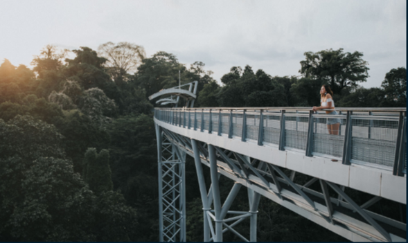 Explore Fort Siloso Skywalk, a hidden gem tucked away in a corner of Sentosa! Take the glass elevator up the imposing 43-metre tall tower, you get a commanding view of the surrounding area- extending out to the sea and the Southern Islands off Singapore. At the viewing platform, there is a portion with a glass-bottom, those who dare may stand and look down.