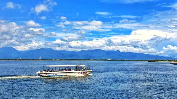 遊艇超遊感|乘風破浪!大鵬灣遊艇環湖之旅
遠眺跨海大橋、體驗海天一色的療癒時光,最chill的方式打開屏東風景的一頁!