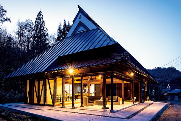 15:45 古民家ステイズこざこ森
チェックイン
夕食:バーベキュー
五右衛門風呂体験など