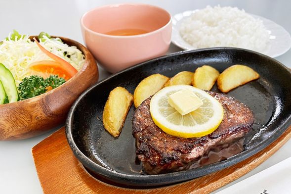 12:45 森のサラダ館あしび
昼食:広島牛ステーキランチ