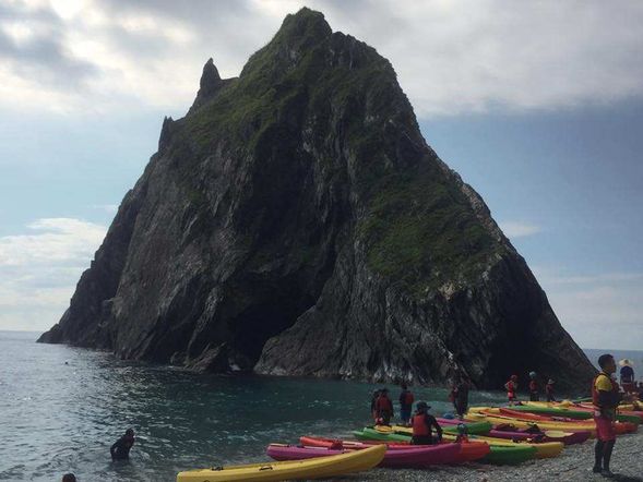 抵達目的地,小歇一會,盡情享受大海的擁抱