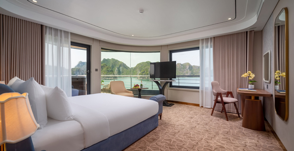 【HORIZON天際房】
艙室數量:2
位置:第四層甲板
面積:65平方米
床型:1 張加大雙人床
特色:私人陽台、海景浴缸、按摩浴缸