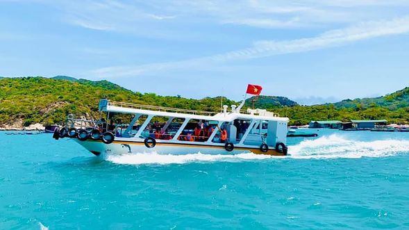 寧順玻璃底船出海、海豚島、海龜島 <行程順序由導遊與客人協商調整>