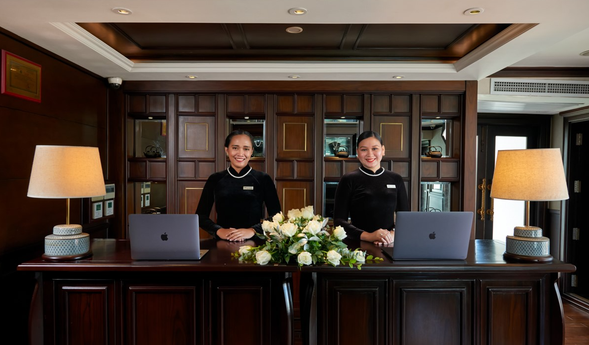 抵達巡州島遊船碼頭,於碼頭的Paradise Suites Hotel辦理Check-in後交付行李,等候登船。