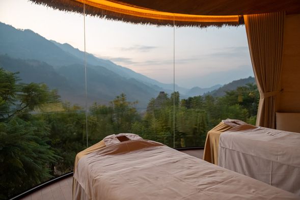 SPA按摩都是獨立包廂,差別在於視野及包廂人數不同而已,但整體氣氛非常優雅。