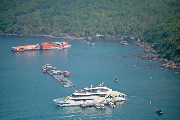 抵達安泰港,體驗海上快艇。