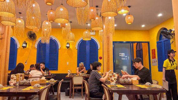 晚餐:Ăn Thôi 餐廳(僅代訂座位)※本行程已安排訂位服務,餐費需由旅客現場自行支付。