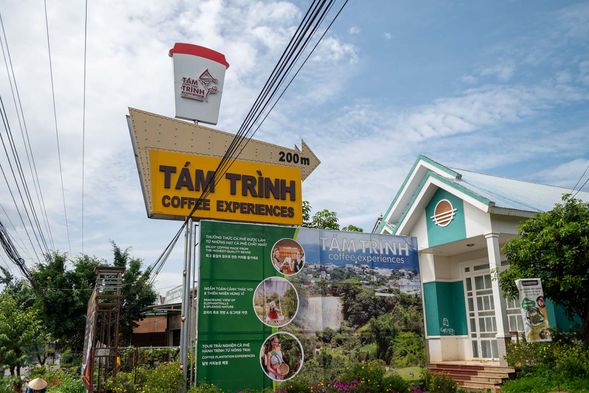 Tam Trinh Coffee:品嚐越南滴漏咖啡或特調飲品,靜靜欣賞雲霧在山間流動的美景