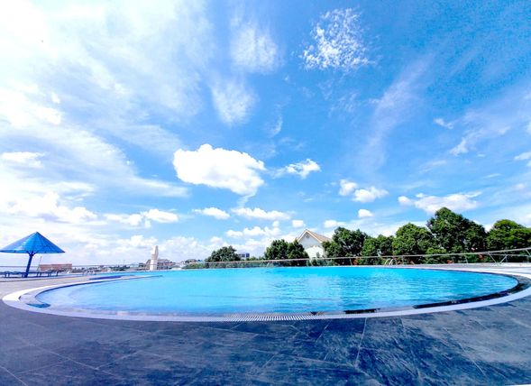 飯店連泊兩晚,盡情享用泳池、SPA(部份需自費)、健身房、兒童遊戲室等設施。