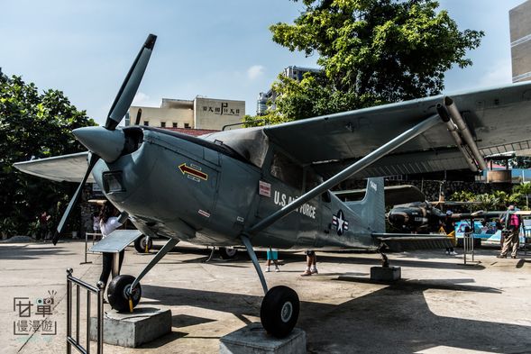 戰爭遺跡博物館:原名美國戰爭罪惡館,直到1995年美越恢愎邦交始更名戰爭遺跡博物館,除了戶外展示的飛機及裝甲車輛外,館內以戰爭時及戰後的照片為主,主要以戰爭的創痛為主。