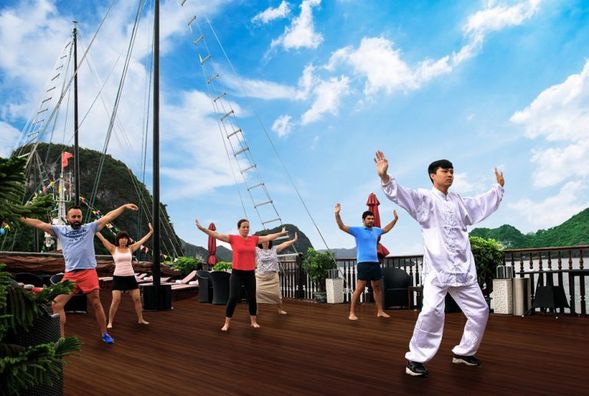 日光浴平台練習太極拳,迎接新的一天(自費)