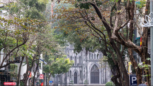 河內百年哥德式教堂,感受法式建築與城市歷史氛圍