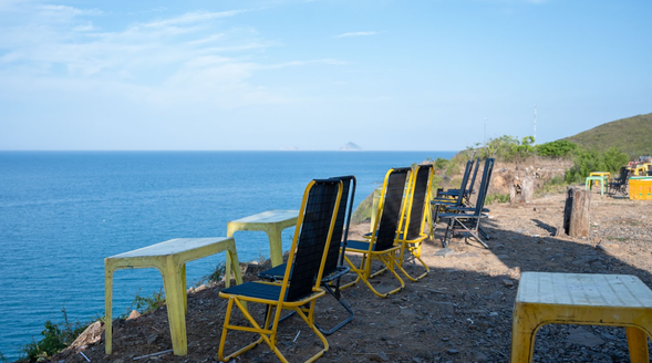島上拍照、海邊放空
