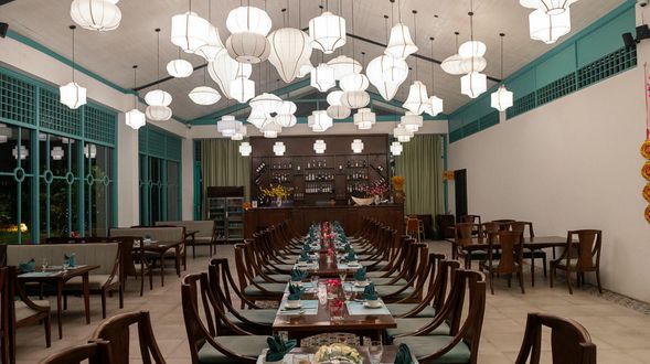 餐廳的風格有點像是會安的Bới Cơm,風格和色調極為類似,所以甘單哥晚餐直接在這裡用餐。這裡的菜色和服務其實相當友善,而且出菜時都還在冒著熱煙,簡單的菜色有著不同的好味道。早餐的話算是比較普通,沒什麼缺點可挑剔,該有的都有供應,就是少了點特色。