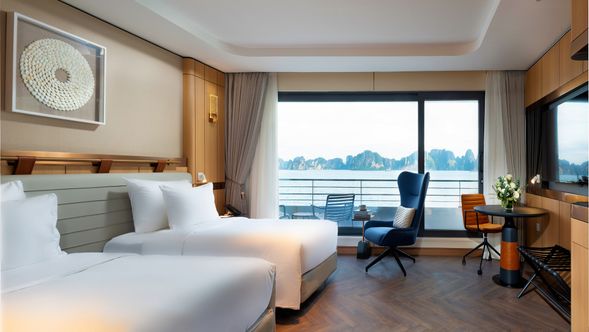 55 間優雅的客房和套房,使其成為下龍灣水域最大的過夜遊輪。