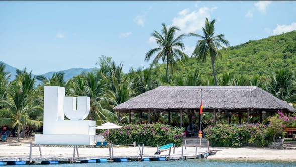 抵達碼頭Bến tàu Tân Định,搭船出海