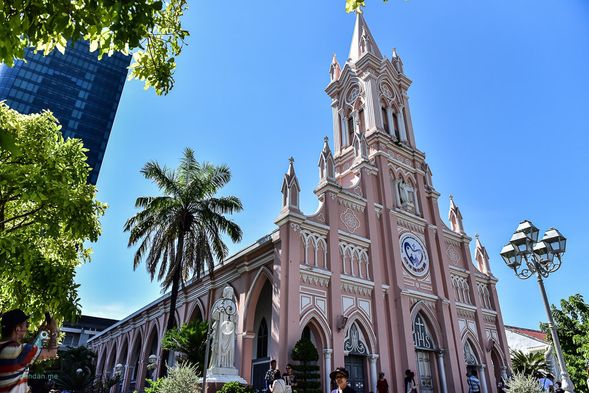 【加選峴港一日遊】粉紅教堂是峴港熱門美拍景點之一,又稱為公雞教堂。