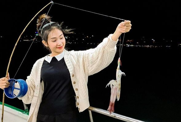 晚餐後,您有空閒時間參加一樓釣魷魚。