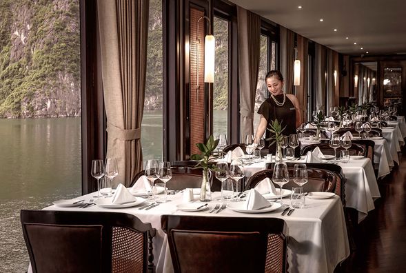 19:00 在餐廳享用米其林主廚晚宴(著裝要求:正式/半正式/商務休閒)