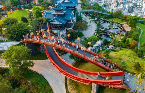 以及吉祥如意錦鯉橋