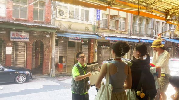 深夜才亮起來的崁仔頂魚市,魚市場拍賣的靈魂人物──糶手又是如何喊價的呢?