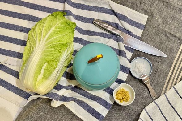 備料|挑選白菜,清洗、晾
乾