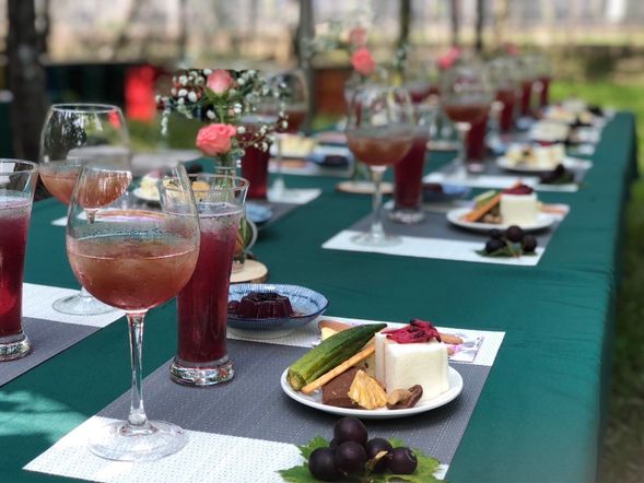 畫畫後~享受葡萄樹下午茶