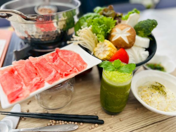 iVOCADO 個人火鍋餐
招牌火鍋(慢熬湯底)
八本肉片(豬)
