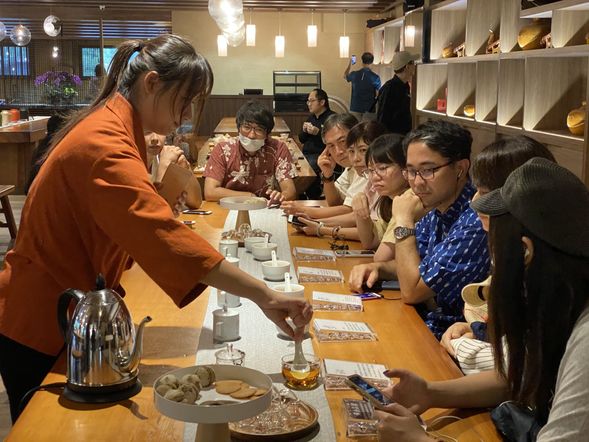 由專業品茗師帶領您化身為一日品茶師