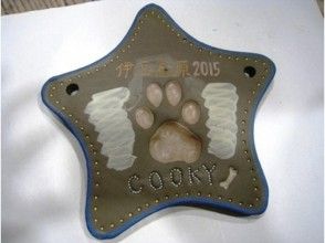 手形や足型をペタリと付け、文字入れや色付けもOK!