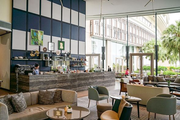 真正的咖啡廳也在旁邊,裡面的椰子咖啡蠻特別的,有空可以試試。對椰子咖啡或Cộng Cà Phê有興趣的話,可以到NEW WORLD HOIANA HOTEL或Hoiana Residences那裡的Cộng Cà Phê走走。