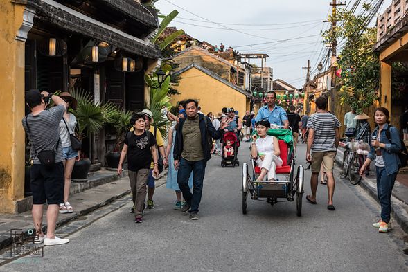 會安古鎮特色之一,當天看到的人力古董車遊古城,沉浸式旅遊體驗。