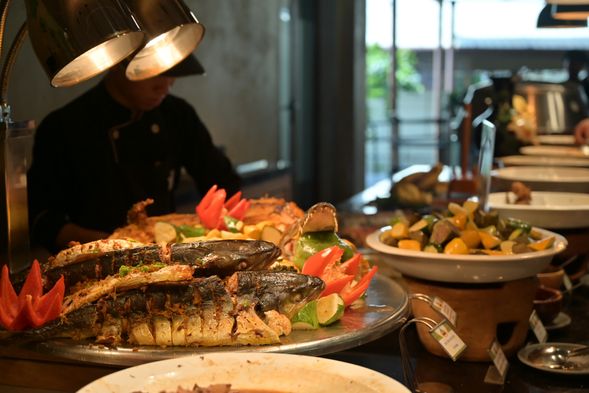 自助午餐於 Buffet Mango 餐廳提供 (請留意開放用餐時間)