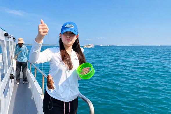 在大倉島海域體驗海釣,感受海風、魚線與等待魚訊的樂趣。