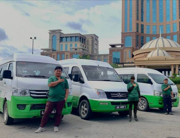 Experience a warm welcome as you meet our professional driver and knowledgeable guide upon pick-up from your hotel within the Kota Kinabalu city area. Pick-up times may vary according to hotel location and the total number of bookings on the day. however, our dedicated team will provide timely updates for your convenience.
Embark on a comfortable journey departing from Kota Kinabalu city to discover the captivating landscapes of Sabah’s western region.