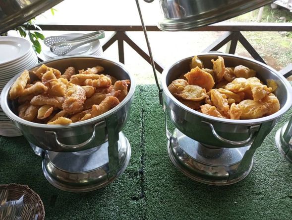 Arrive at Klias jetty base. Hi Tea (Refreshment) will be serve upon arrival. And you can use the washroom before 1st rivercruise starts.