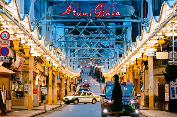 Atami Ginza
Atami Ginza is the main shopping street located in the center of Atami city. It retains the nostalgic streetscape of the Showa era.