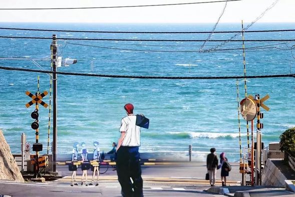 Kamakura High School Mae Station
A must-visit for fans of the anime "Slam Dunk," Kamakura High School Mae Station is the perfect place to take photos that resemble scenes from the anime when the green train passes by.